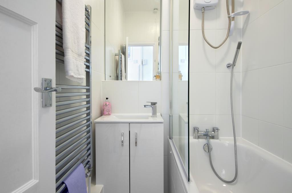 Central London 2 Bedroom Apartment Room photo